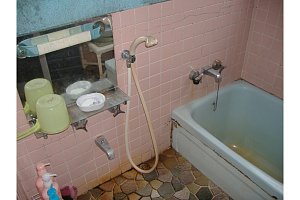 お風呂　床　滑る