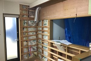 キッチン工事中①