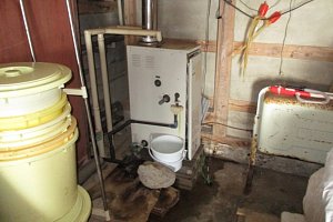 取替前の石油給湯器