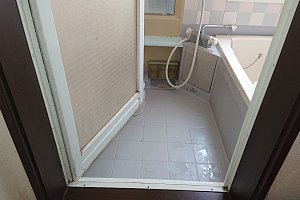 片開きドアで洗い場が狭い