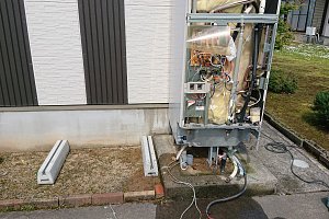 ヒートポンプ用土台設置