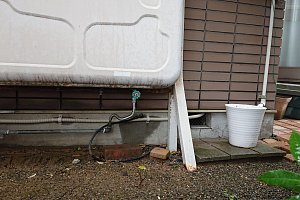 足元が土は危険