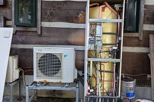 旧ヒートポンプ取外し