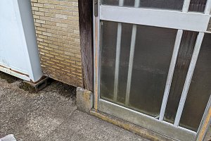 簡単にサッシが外せる