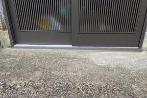 レールを埋込左官仕上げ