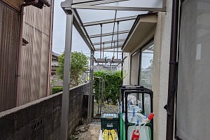 屋根材ポリカボネード