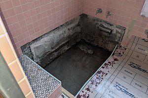 壁面・底面コンクリート仕上げ