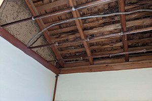 竹を残して白板でリフォーム