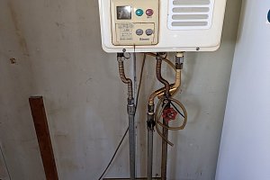 設備配管は床下へ