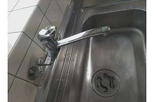 キッチン壁付け水栓交換