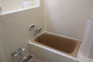 タイル　冷たい　寒い