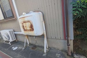 オイルタンク　錆　サビ　カベピタ