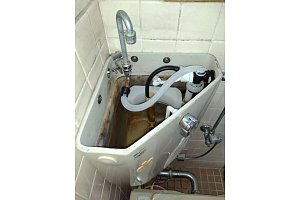 トイレタンク内部