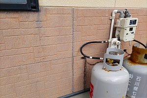 コーキング、ひび割れ