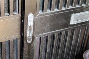 玄関鍵　交換　引戸