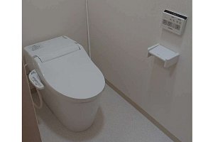 内装工事 不用品撤去処分 クロス交換 トイレ和式→洋式工事 トイレ段差解消 既存品撤去・処分