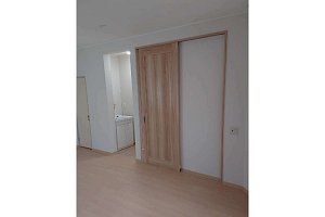 内装工事 不用品撤去処分 クロス交換 トイレ和式→洋式工事 トイレ段差解消 既存品撤去・処分