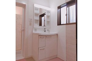 洗面台　洗面化粧台　洗面化粧台リフォーム　リフォーム　洗面台交換　クリナップ　ファンシオ　クロス張り替え　防水パネル設置　止水栓交換