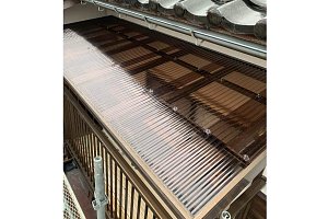 サンルーム屋根修理　屋根交換　波板交換　雨樋修繕　雨樋修理　足場工事