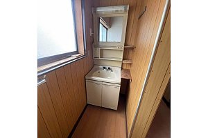 全面リフォーム　内装工事　外構工事　大工工事　水回りリフォーム　キッチン交換　トイレ交換　洗面化粧台