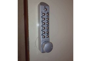 鍵交換　シリンダー交換