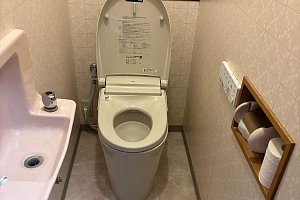 トイレ　トイレリフォーム　リフォーム　トイレ交換　TOTO　ネオレストRS3　LIXIL　サティスS