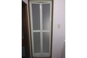 折れ戸交換　浴室　ドア