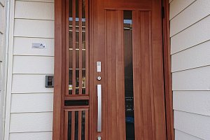 玄関ドアリシェント