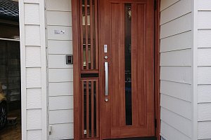 玄関ドアリシェント