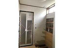 ユニットバスを組んだところです。