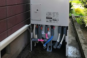 エコキュート　配管