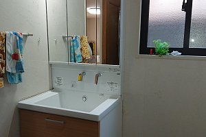 手元に引出せ左右に開く