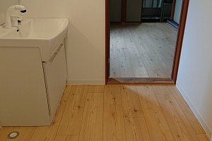 床も壁も見違えりました