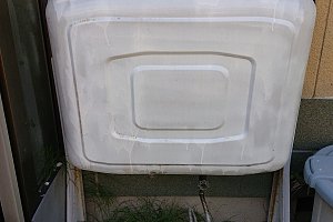 古いオイルタンク