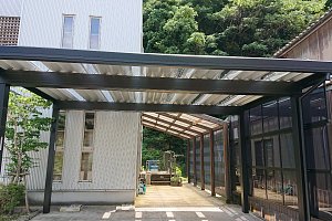 屋根材に一部ポリカ折板小