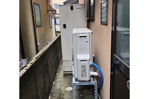 施工前の給湯器